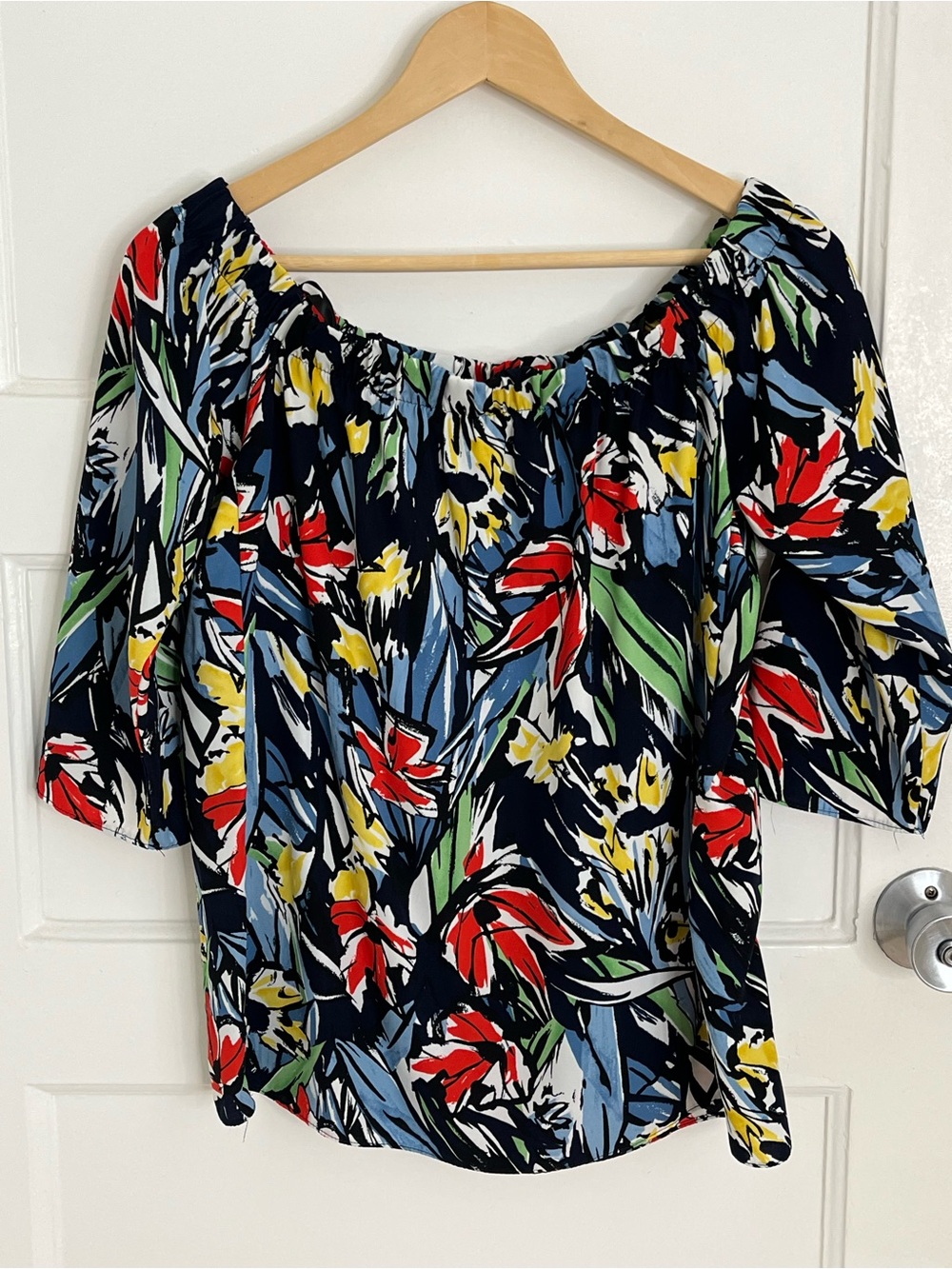 Green Envelope Floral Off-Shoulder Women’s Top Size M